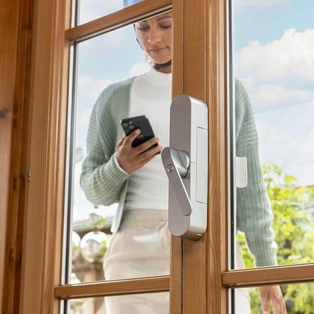 Poignee de fenetre connectee mise en situation 1