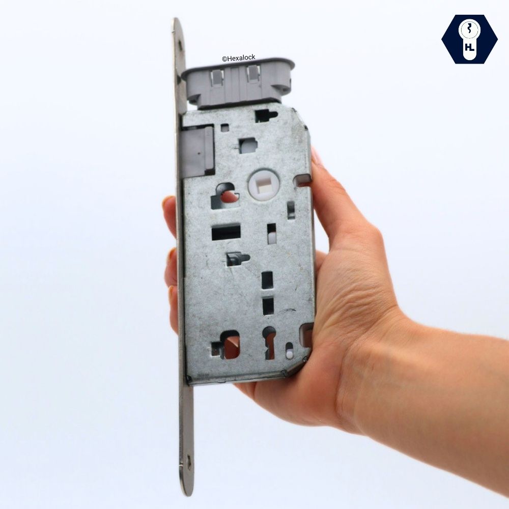 serrure magnetique a cle L abus se magn. gache aimanté.  à échelle de la main