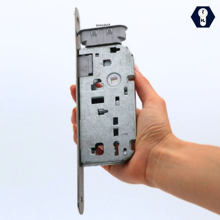 serrure magnetique a cle L abus se magn. gache aimanté.  à échelle de la main